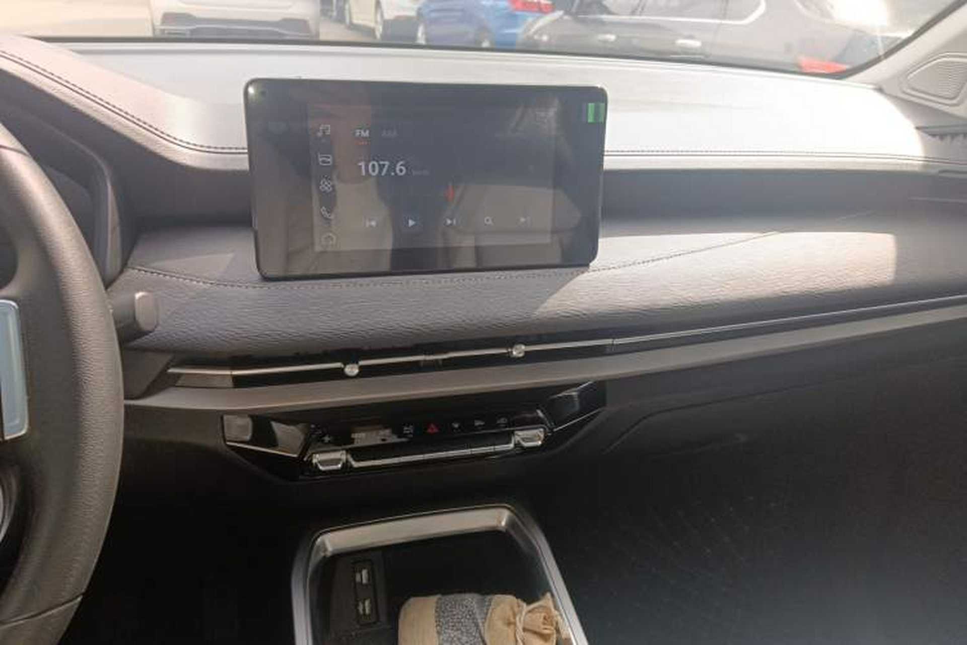 Used Wuling Jiachen 2022 1.5L Manual Comfort Edition Audio And AC Panel