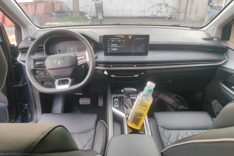 Used Wuling Jiachen 2022 1.5T CVT Deluxe Flagship Edition Center Console