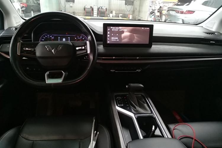 Used Wuling Jiachen 2022 1.5T CVT Smart Luxury Version Center Console