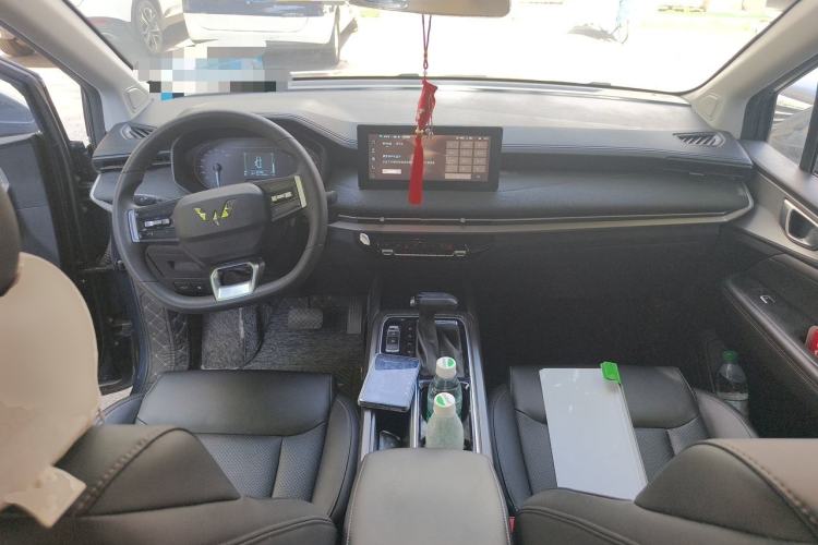 Used Wuling Jiachen 2022 1.5T CVT Smart Luxury Version Center Console