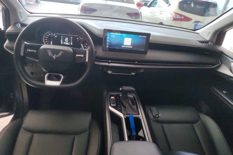 Used Wuling Jiachen 2022 1.5T CVT Smart Luxury Version Center Console