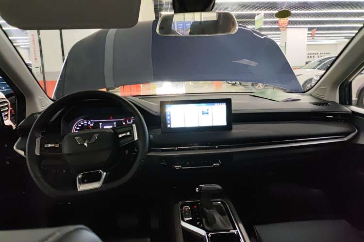Used Wuling Jiachen 2022 1.5T CVT Smart Luxury Version Center Console