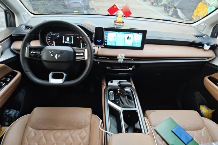 Used Wuling Jiachen 2022 1.5T CVT Deluxe Flagship Edition Center Console