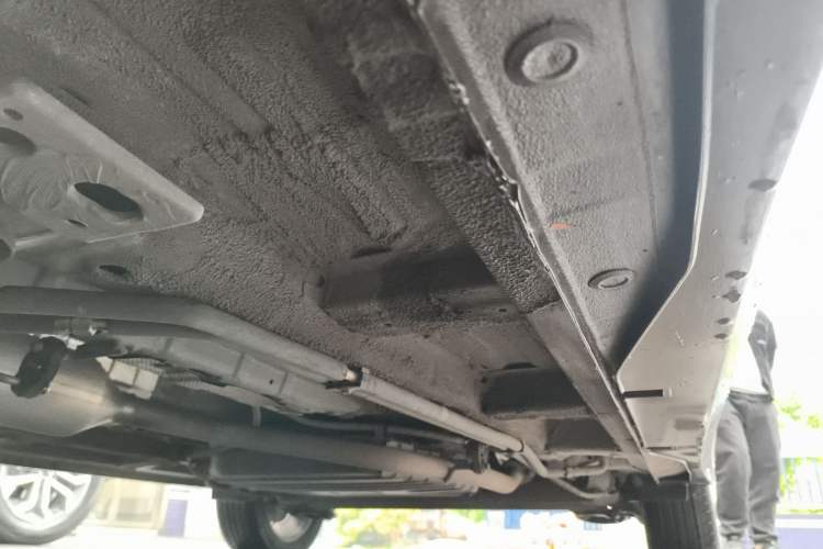 Used Wuling Jiachen 2022 1.5L Manual Comfort Edition Chassis Front Left