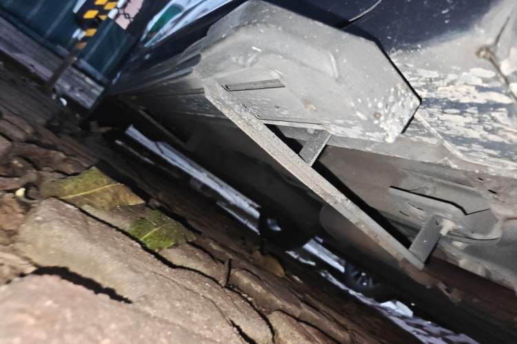 Used Wuling Jiachen 2022 1.5T CVT Smart Luxury Version Chassis Front Right