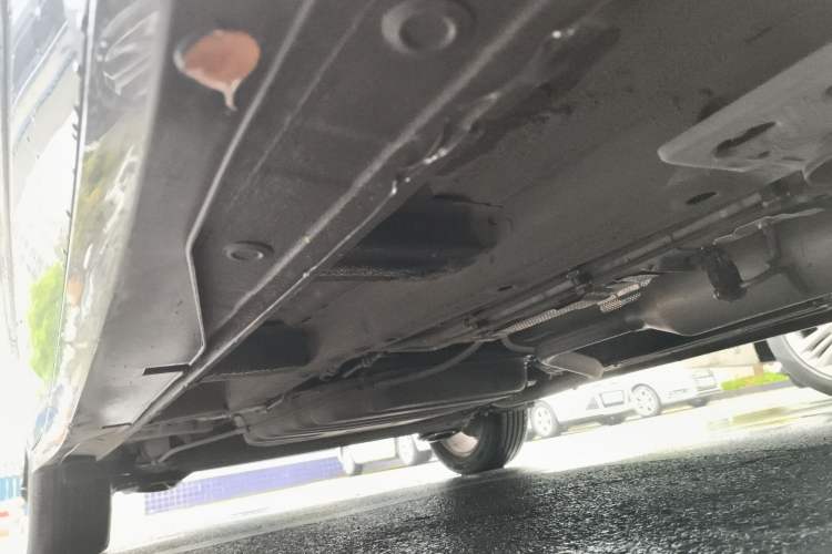 Used Wuling Jiachen 2022 1.5L Manual Comfort Edition Chassis Front Right