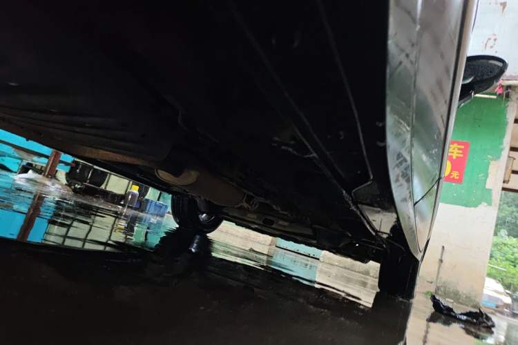 Used Wuling Jiachen 2022 1.5T CVT Smart Luxury Version Chassis Rear Right