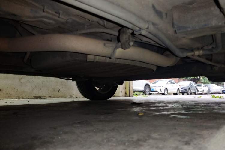 Used Wuling Jiachen 2022 1.5T Manual Light Enjoyment Dynamic Version Chassis Rear Right