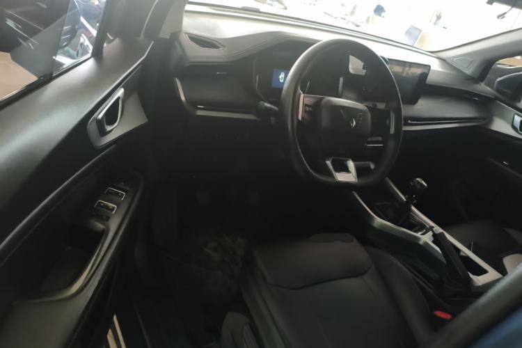 Used Wuling Jiachen 2022 1.5L Manual Light Comfort Edition Driver Seat