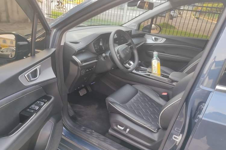 Used Wuling Jiachen 2022 1.5T CVT Deluxe Flagship Edition Driver Seat