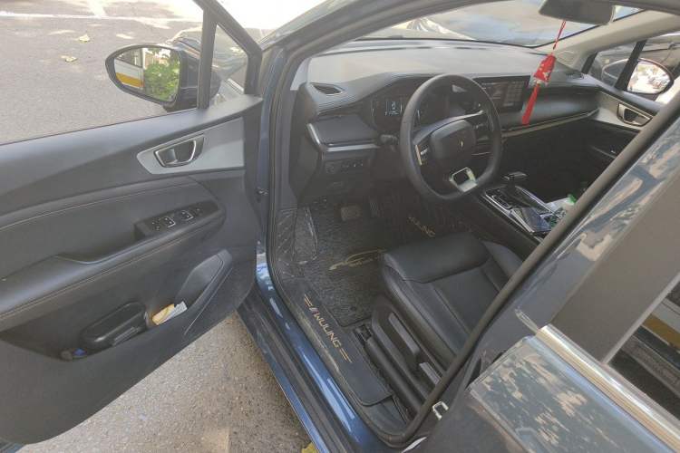 Used Wuling Jiachen 2022 1.5T CVT Smart Luxury Version Driver Seat