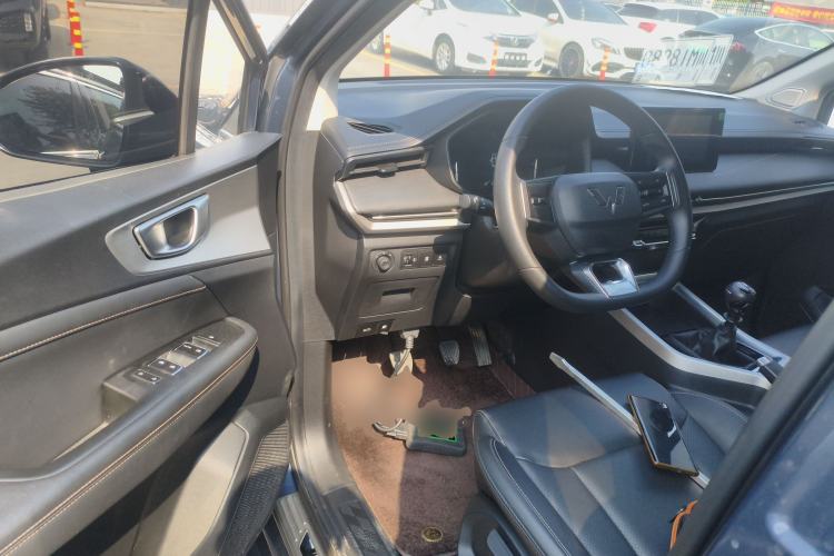 Used Wuling Jiachen 2022 1.5L Manual Comfort Edition Driver Seat