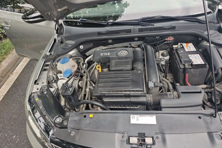 Used Wuling Jiachen 2022 1.5T CVT Smart Luxury Version Engine Bay