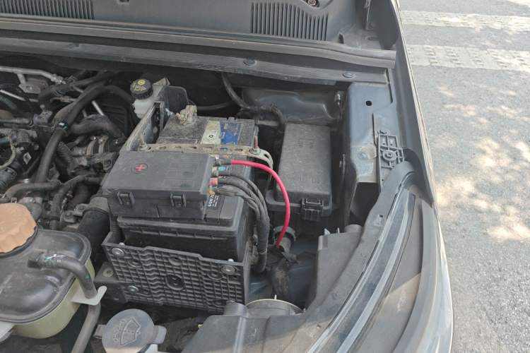 Used Wuling Jiachen 2022 1.5T Manual Comfort & Dynamic Version Engine Bay Left
