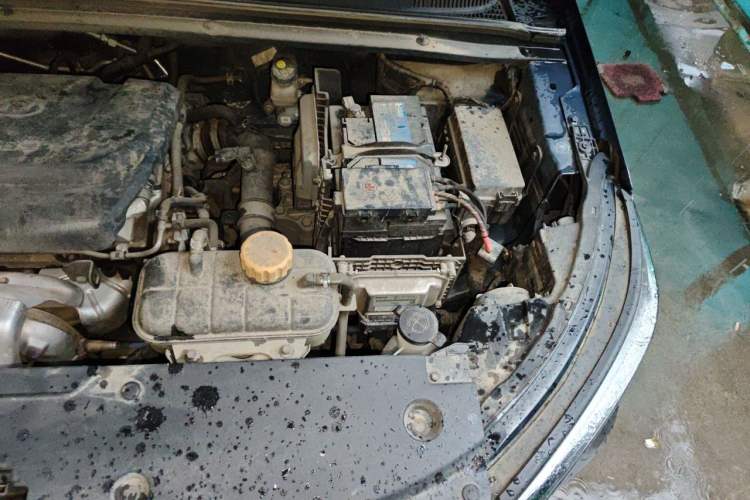 Used Wuling Jiachen 2022 1.5T CVT Smart Luxury Version Engine Bay Left