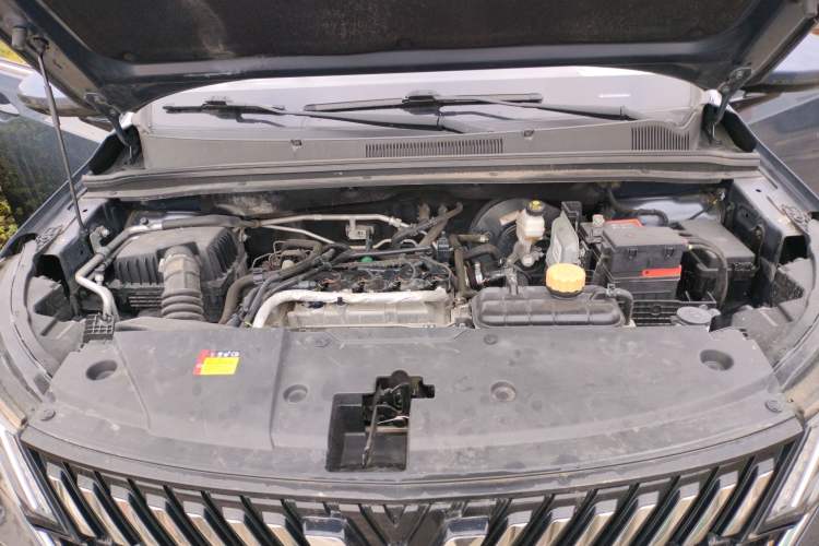 Used Wuling Jiachen 2022 1.5T Manual Comfort & Dynamic Version Engine Bay