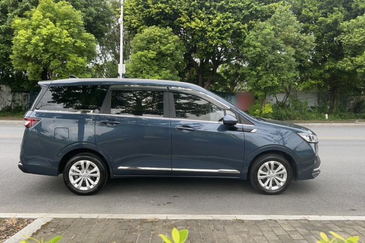 Used Wuling Jiachen 2022 1.5T Manual Light Enjoyment Dynamic Version Exterior 2