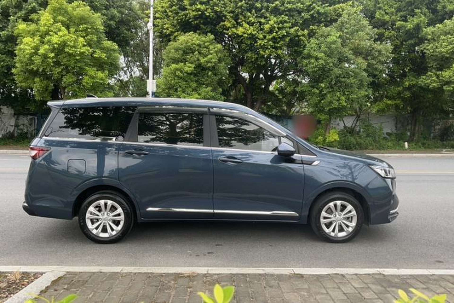 Used Wuling Jiachen 2022 1.5T Manual Light Enjoyment Dynamic Version Exterior 2