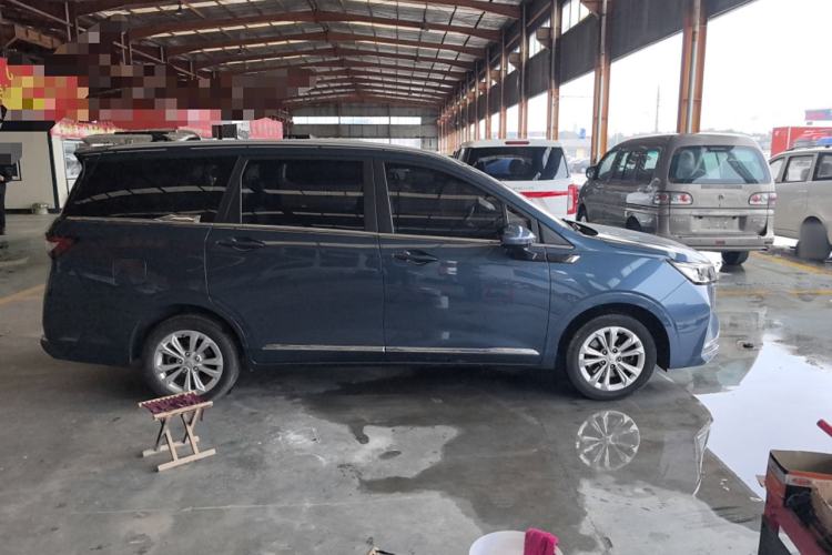 Used Wuling Jiachen 2022 1.5L Manual Comfort Edition Exterior 2