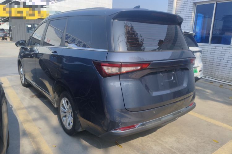 Used Wuling Jiachen 2022 1.5L Manual Comfort Edition Exterior 2