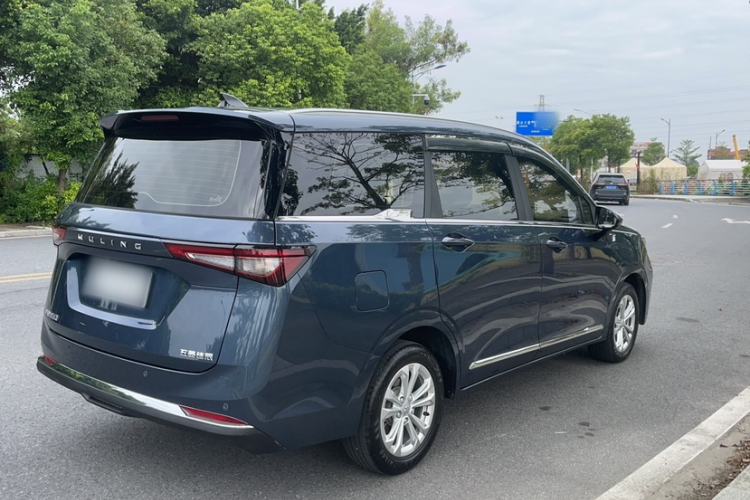 Used Wuling Jiachen 2022 1.5T Manual Light Enjoyment Dynamic Version Exterior 3