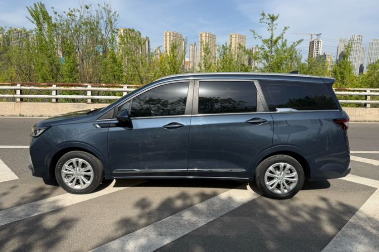 Used Wuling Jiachen 2022 1.5T CVT Smart Luxury Version Exterior 3