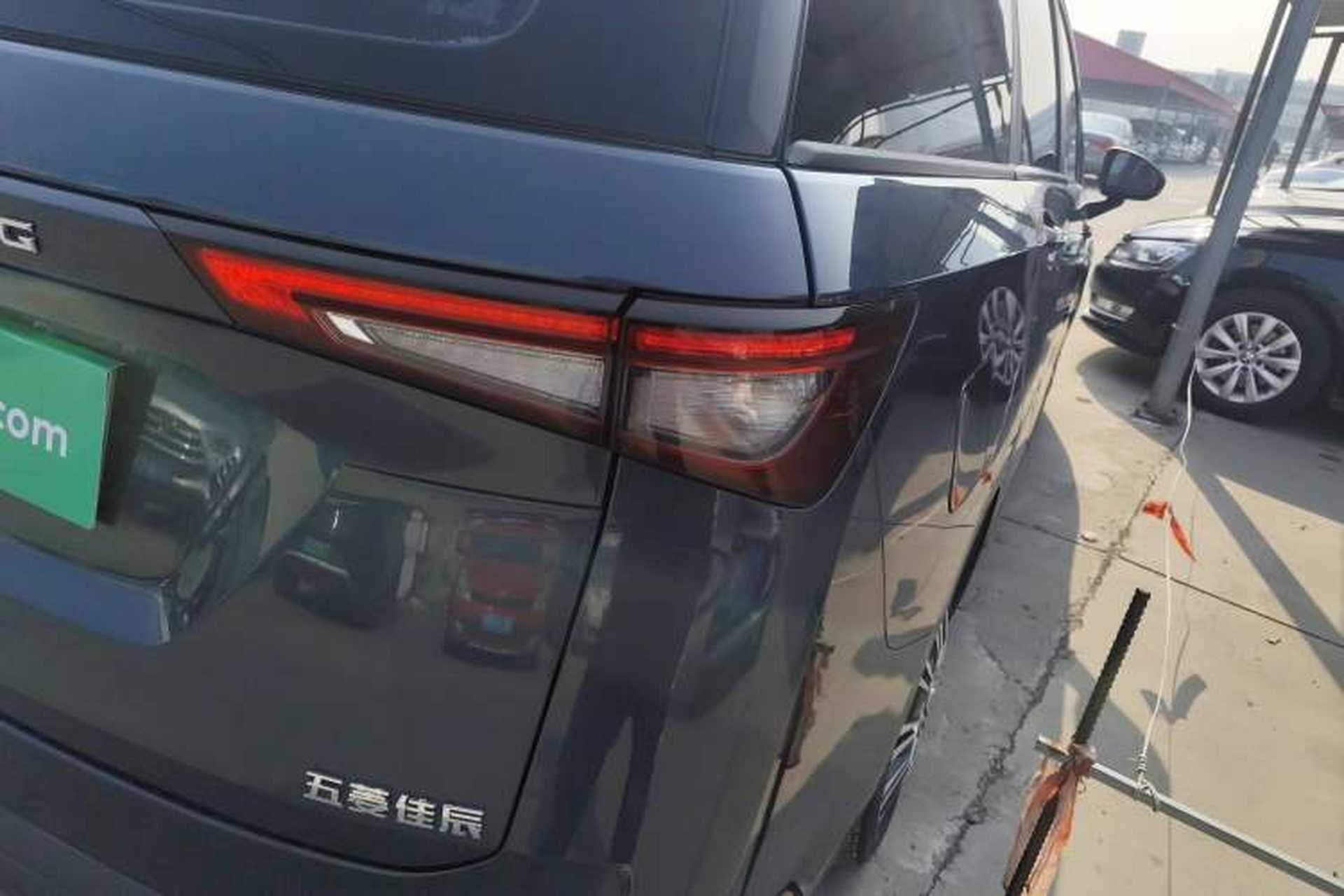 Used Wuling Jiachen 2022 1.5L Manual Enjoyment Elite Model Exterior 3