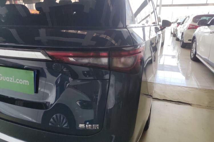 Used Wuling Jiachen 2022 1.5T CVT Smart Luxury Version Exterior 3