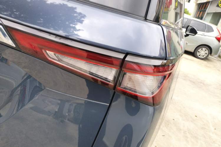 Used Wuling Jiachen 2022 1.5T CVT Deluxe Flagship Edition Exterior 3