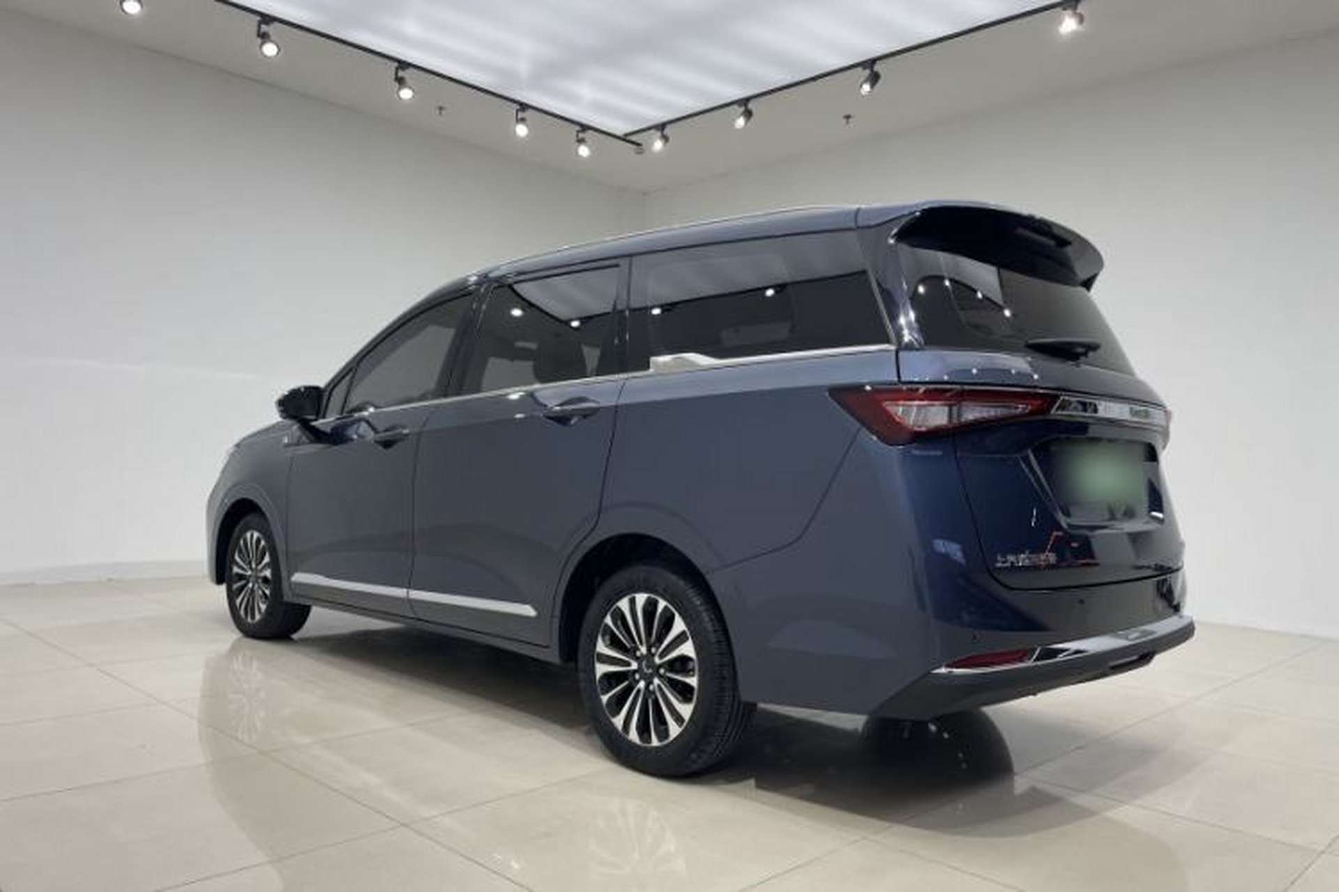 Used Wuling Jiachen 2022 1.5T CVT Deluxe Flagship Edition Exterior 4