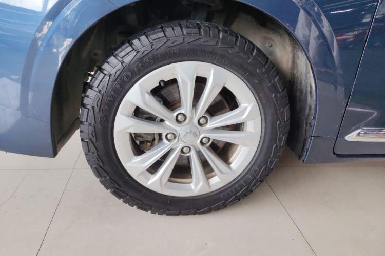 Used Wuling Jiachen 2022 1.5T CVT Smart Luxury Version Exterior 4