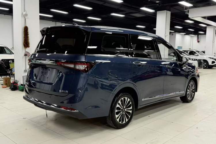 Used Wuling Jiachen 2022 1.5T CVT Deluxe Flagship Edition Exterior 4