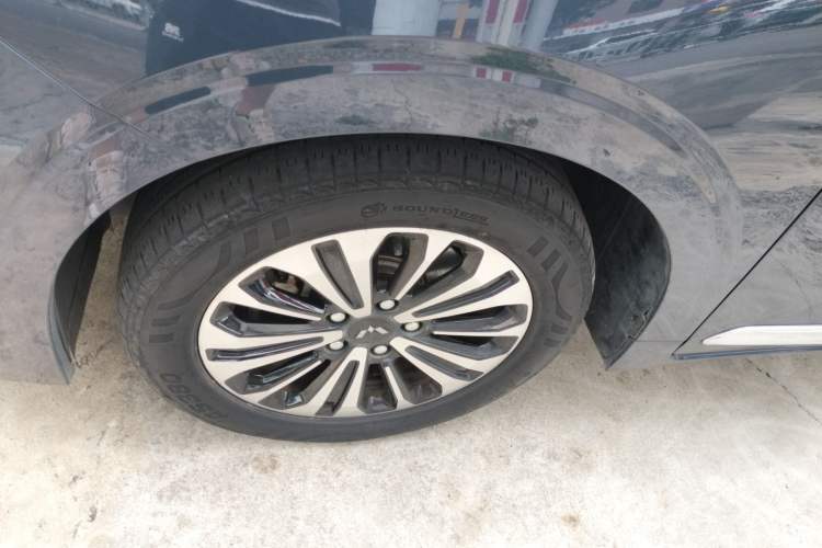 Used Wuling Jiachen 2022 1.5T CVT Deluxe Flagship Edition Exterior 4