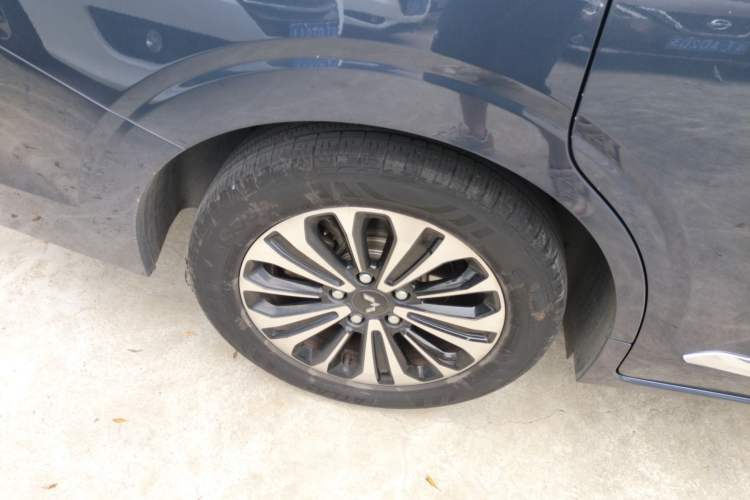Used Wuling Jiachen 2022 1.5T CVT Deluxe Flagship Edition Exterior 5
