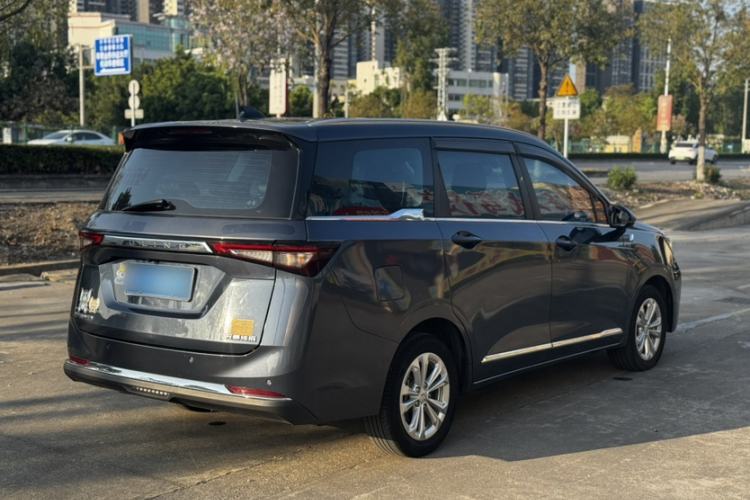 Used Wuling Jiachen 2022 1.5T CVT Smart Luxury Version Exterior 6