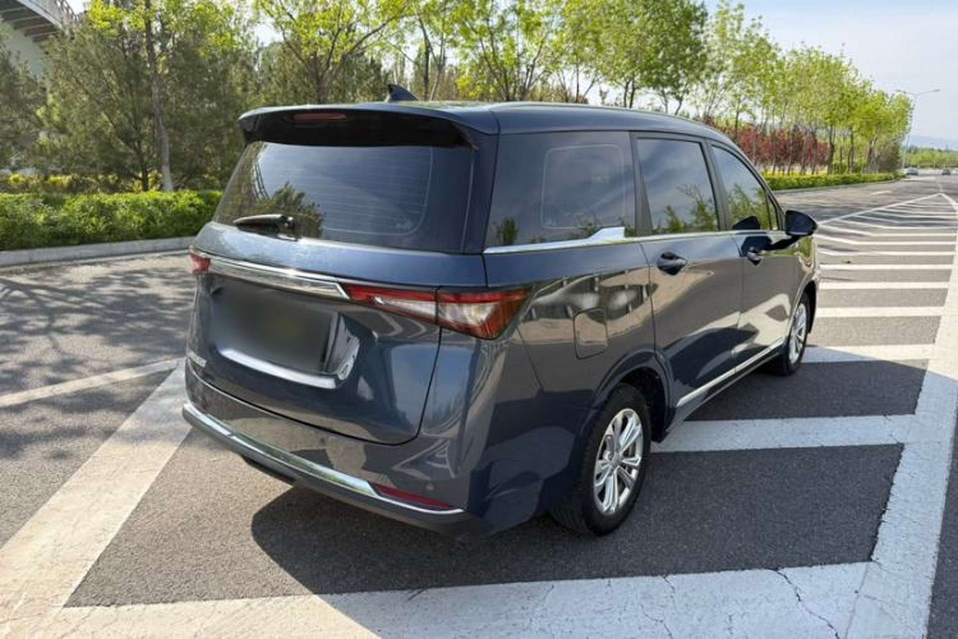 Used Wuling Jiachen 2022 1.5T CVT Smart Luxury Version Exterior 6