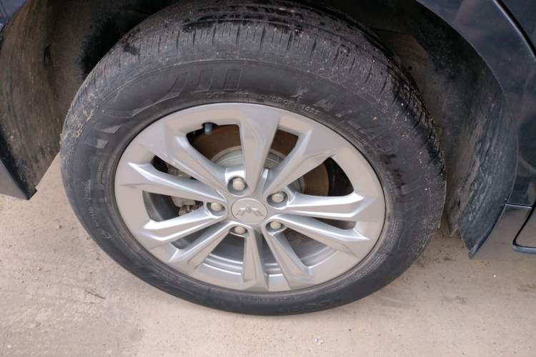 Used Wuling Jiachen 2022 1.5T Manual Comfort & Dynamic Version Exterior 8