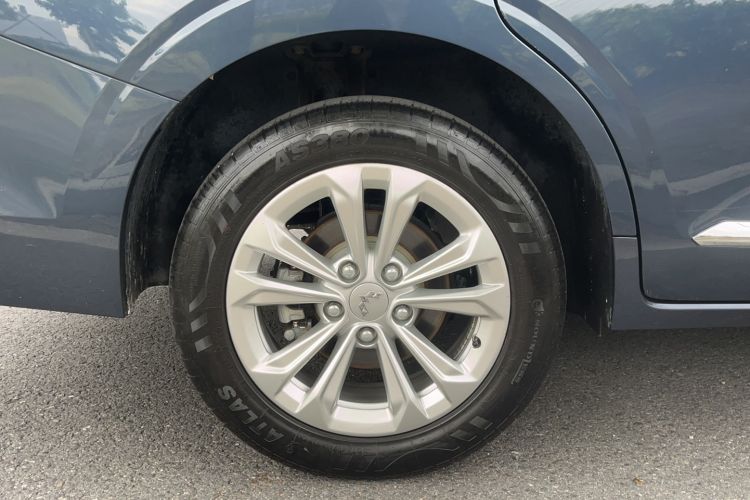 Used Wuling Jiachen 2022 1.5T Manual Light Enjoyment Dynamic Version Exterior 9