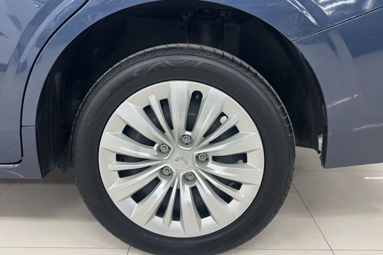 Used Wuling Jiachen 2022 1.5L Manual Enjoyment Elite Model Exterior 9