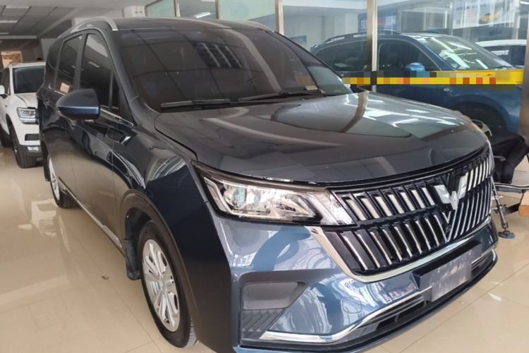 Used Wuling Jiachen 2022 1.5L Manual Light Comfort Edition Front Right 45 Deg
