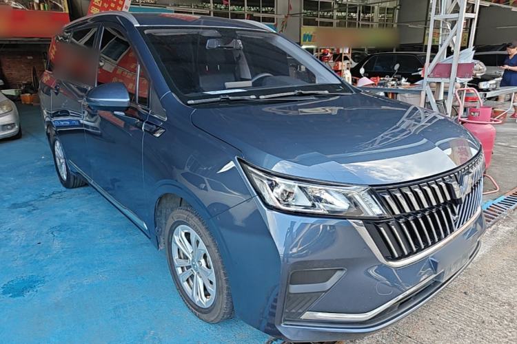 Used Wuling Jiachen 2022 1.5L Manual Comfort Edition Front Right 45 Deg