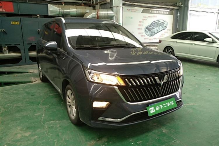 Used Wuling Jiachen 2022 1.5T CVT Smart Luxury Version Front Right 45 Deg