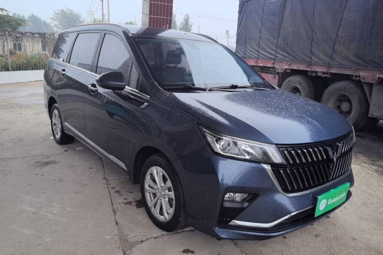Used Wuling Jiachen 2022 1.5T CVT Smart Luxury Version Front Right 45 Deg