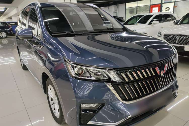 Used Wuling Jiachen 2022 1.5T CVT Smart Luxury Version Front Right 45 Deg