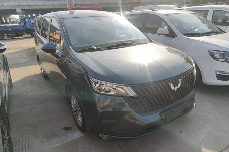 Used Wuling Jiachen 2022 1.5L Manual Enjoyment Elite Model Front Right 45 Deg