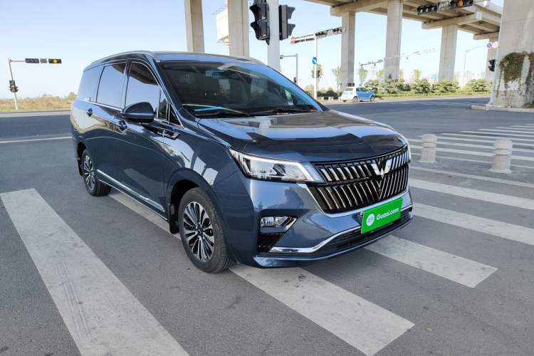 Used Wuling Jiachen 2022 1.5T CVT Deluxe Flagship Edition Front Right 45 Deg