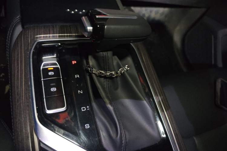 Used Wuling Jiachen 2022 1.5T CVT Smart Luxury Version Gear Lever