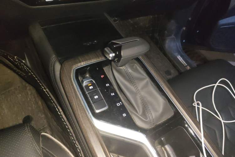 Used Wuling Jiachen 2022 1.5T CVT Deluxe Flagship Edition Gear Lever