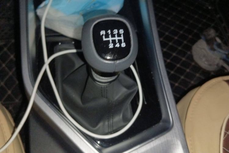 Used Wuling Jiachen 2022 1.5T Manual Comfort & Dynamic Version Gear Lever
