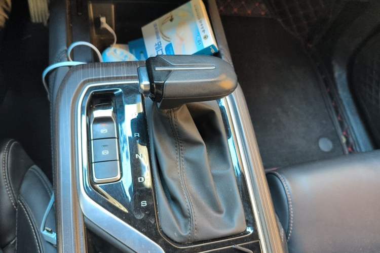 Used Wuling Jiachen 2022 1.5T CVT Smart Luxury Version Gear Lever